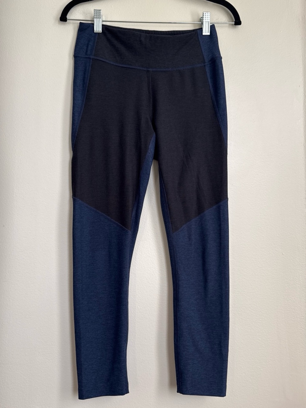 Outdoor Voices navy blue and black leggings